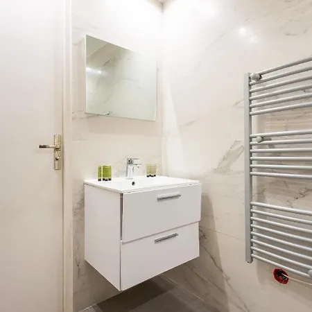 Loft In The Marais شقة فندقية